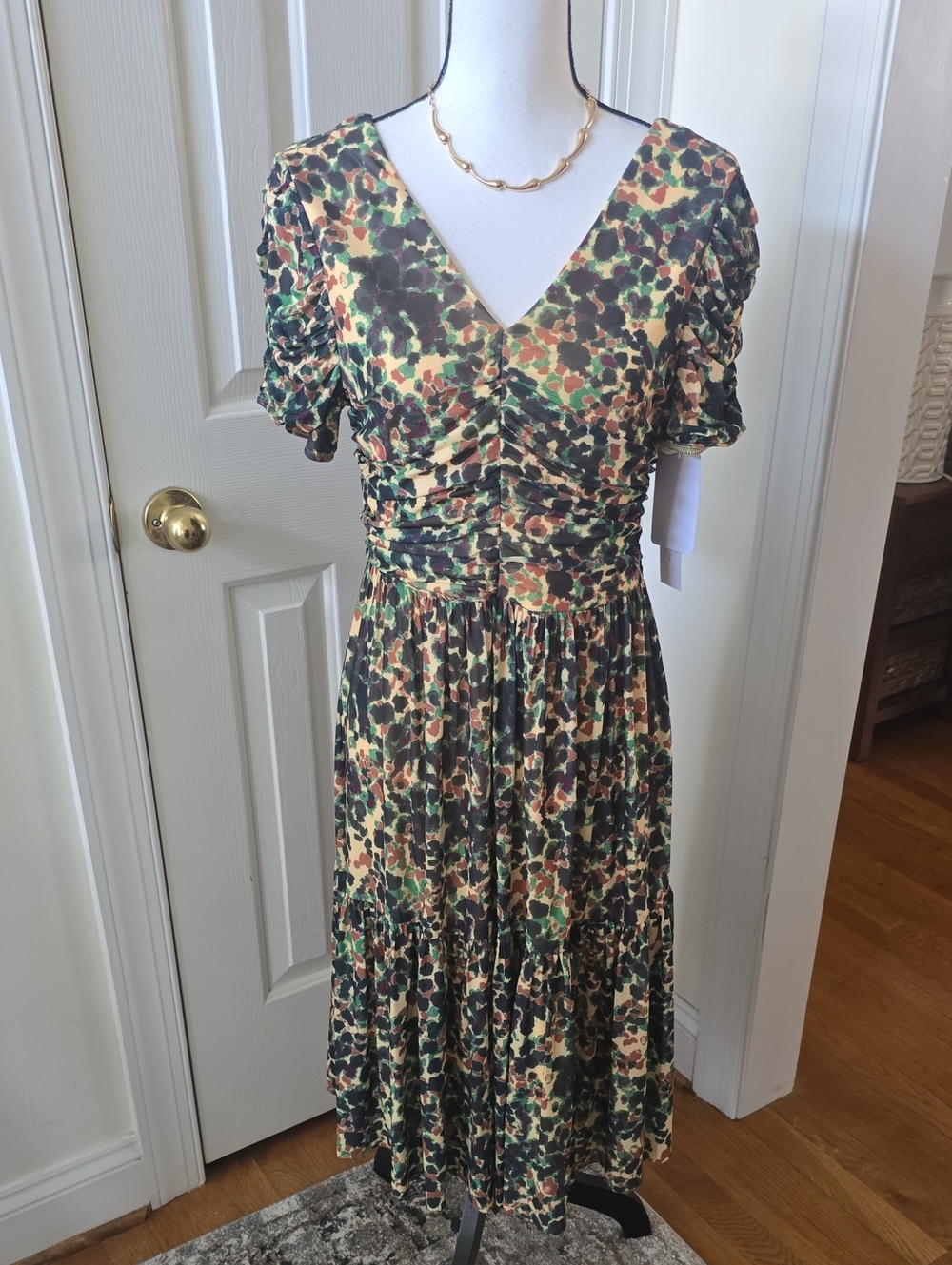 Nicole Miller Brand Women's Yellow V-Neck Dress with Green Accents Medium